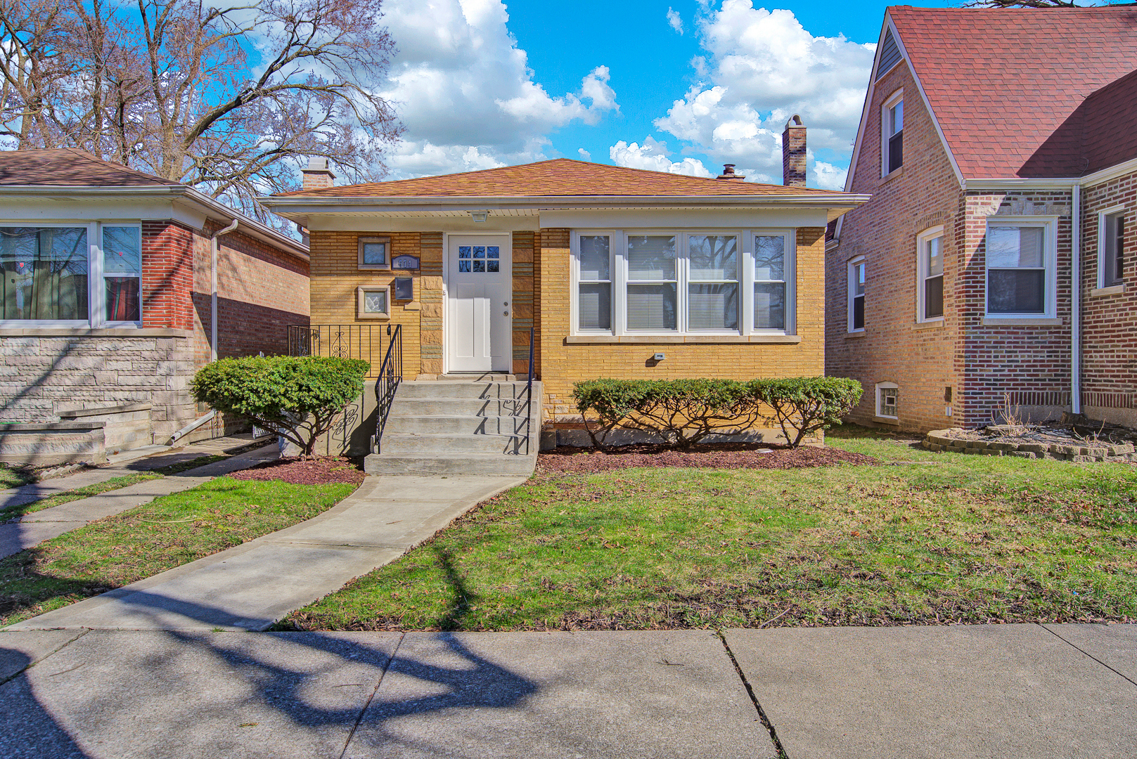 Property Photo: 574 E 104th Place IL 60628
