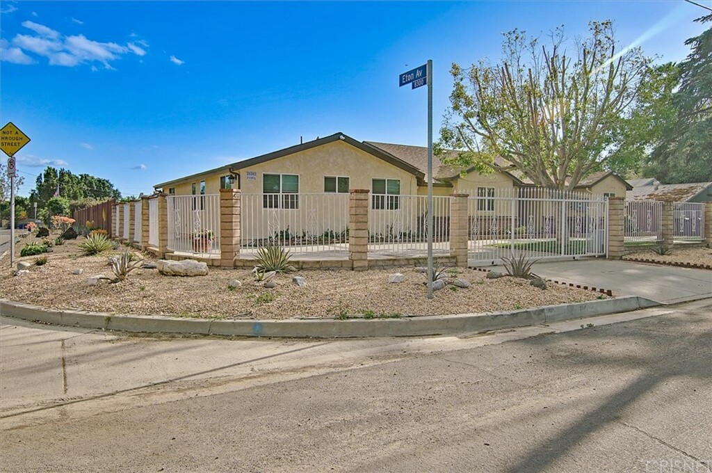Property Photo: 21310 Community Street CA 91304