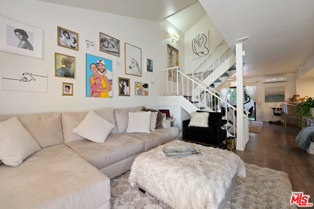 Property Photo:  620 W Hyde Park Boulevard 125  CA 90302 