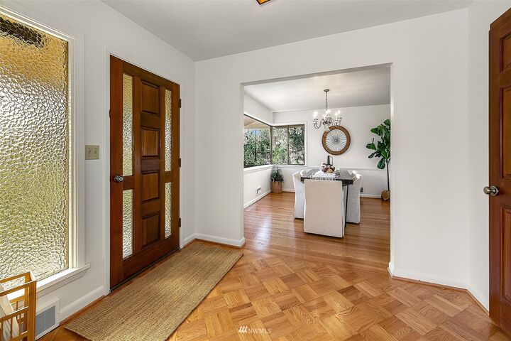 Property Photo: 5540 NE Windermere Road WA 98105