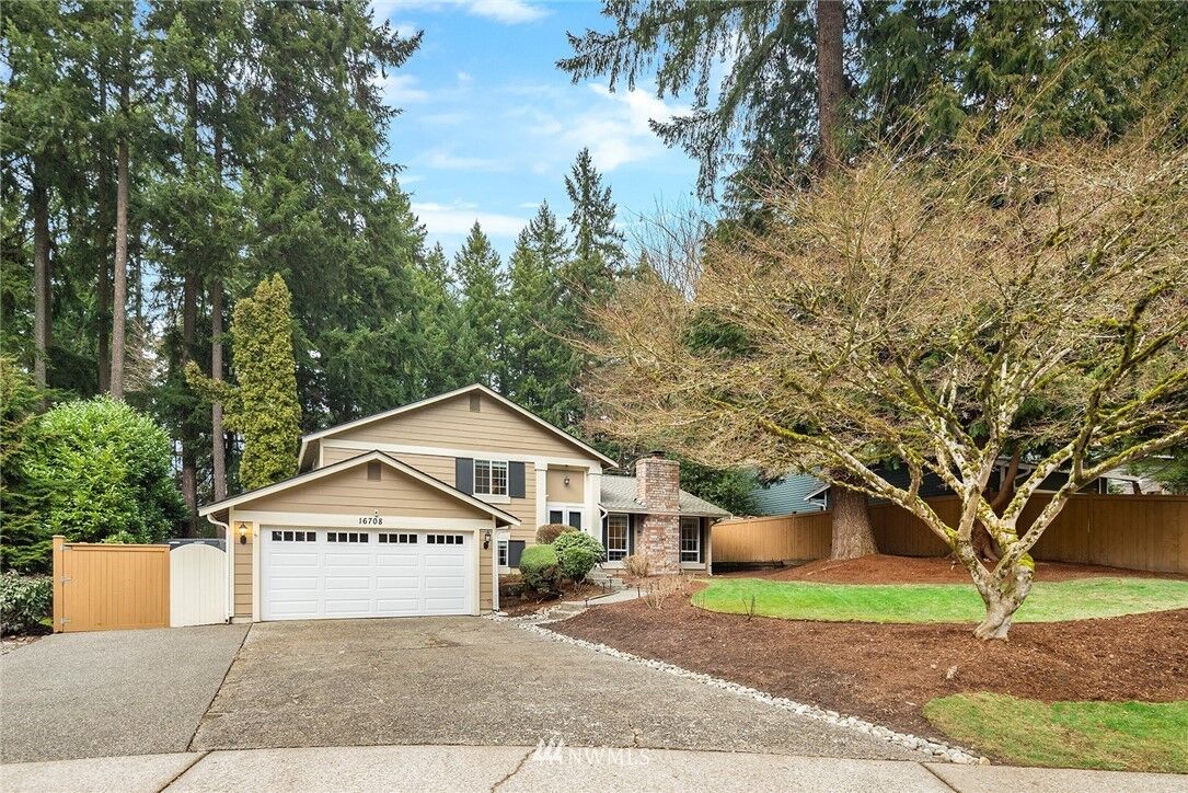 Property Photo:  16708 NE 103rd Place  WA 98052 