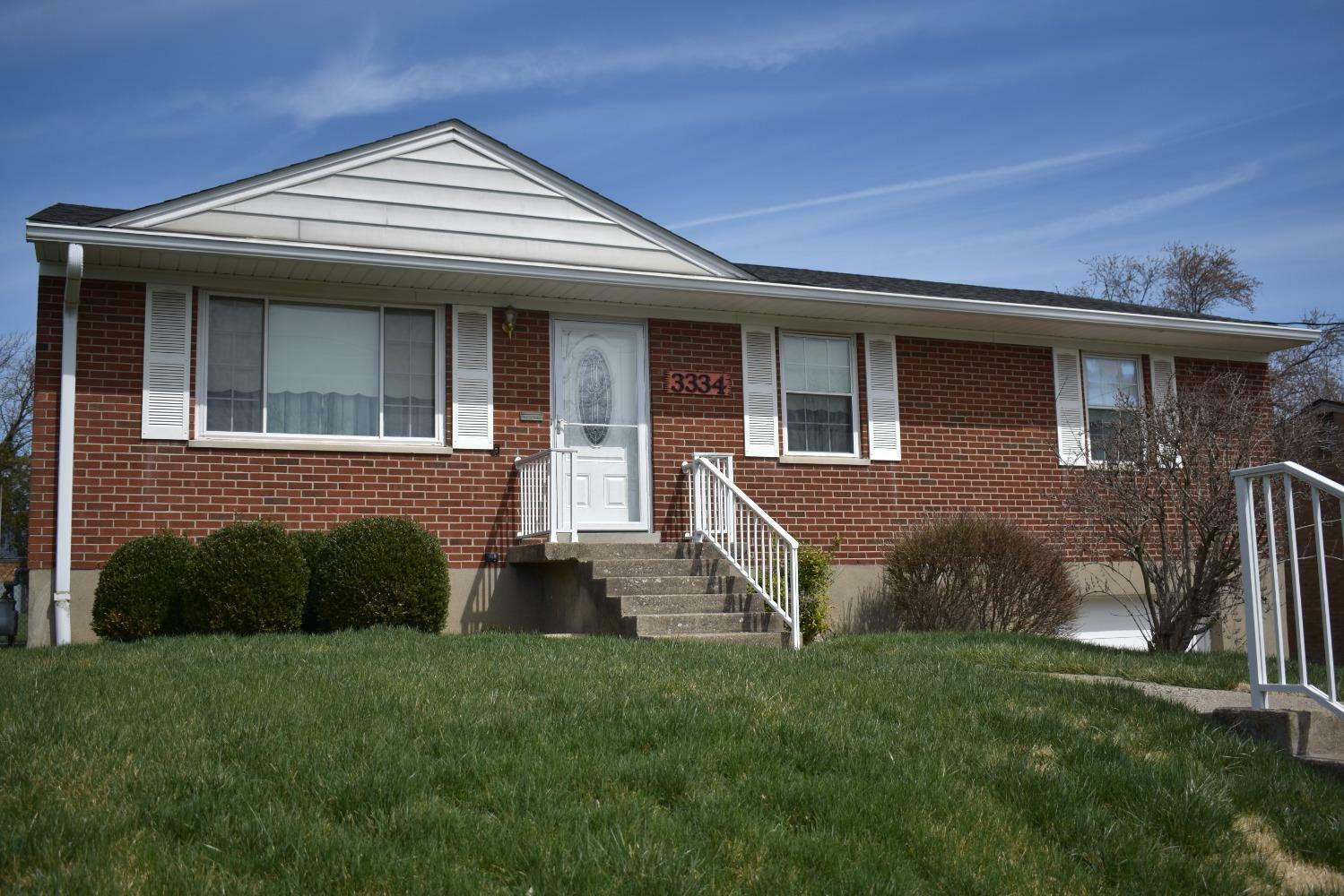 Property Photo: 3334 Harwinton Ln OH 45248