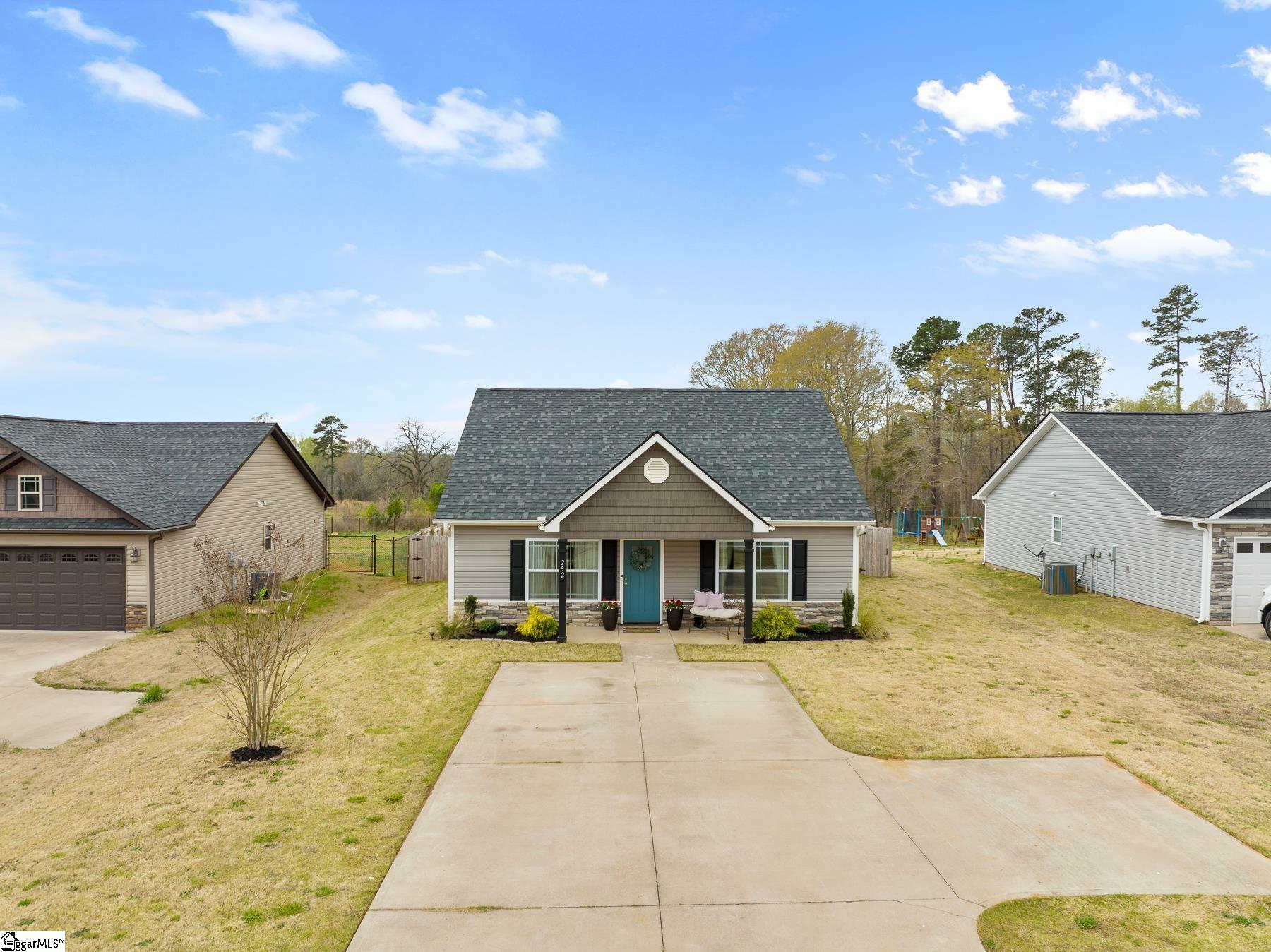 Property Photo:  252 Brown Arrow Circle  SC 29349 