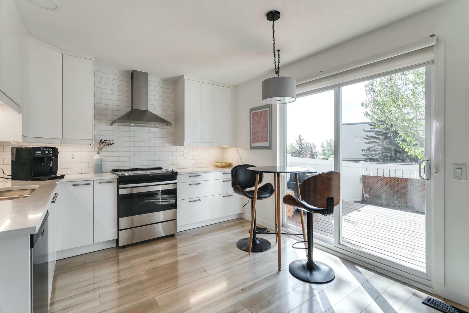 Property Photo: 232, 999 Canyon Meadows Drive SW 232 AB T2W 2S6