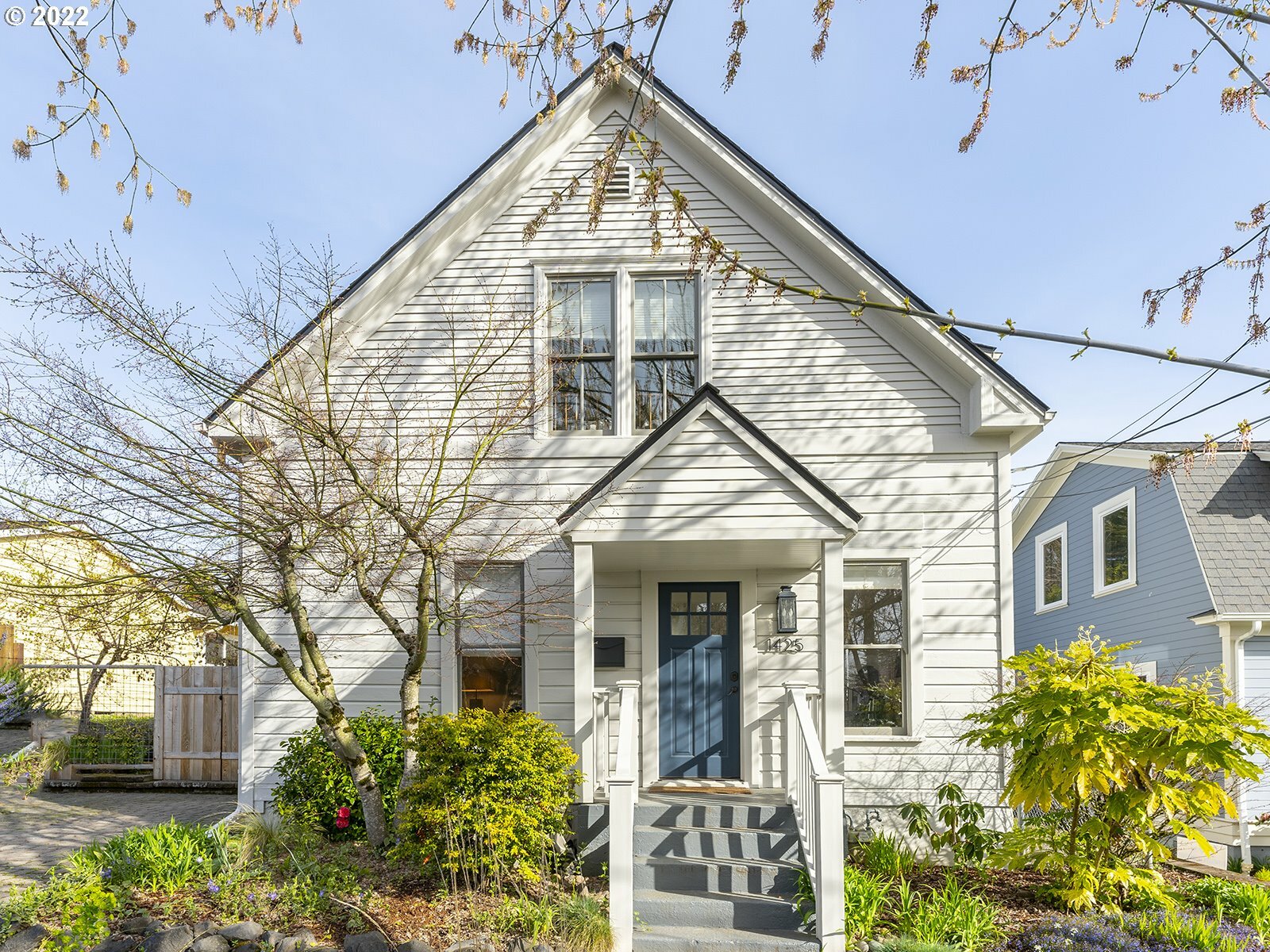 Property Photo: 1425 SE Martins St OR 97202