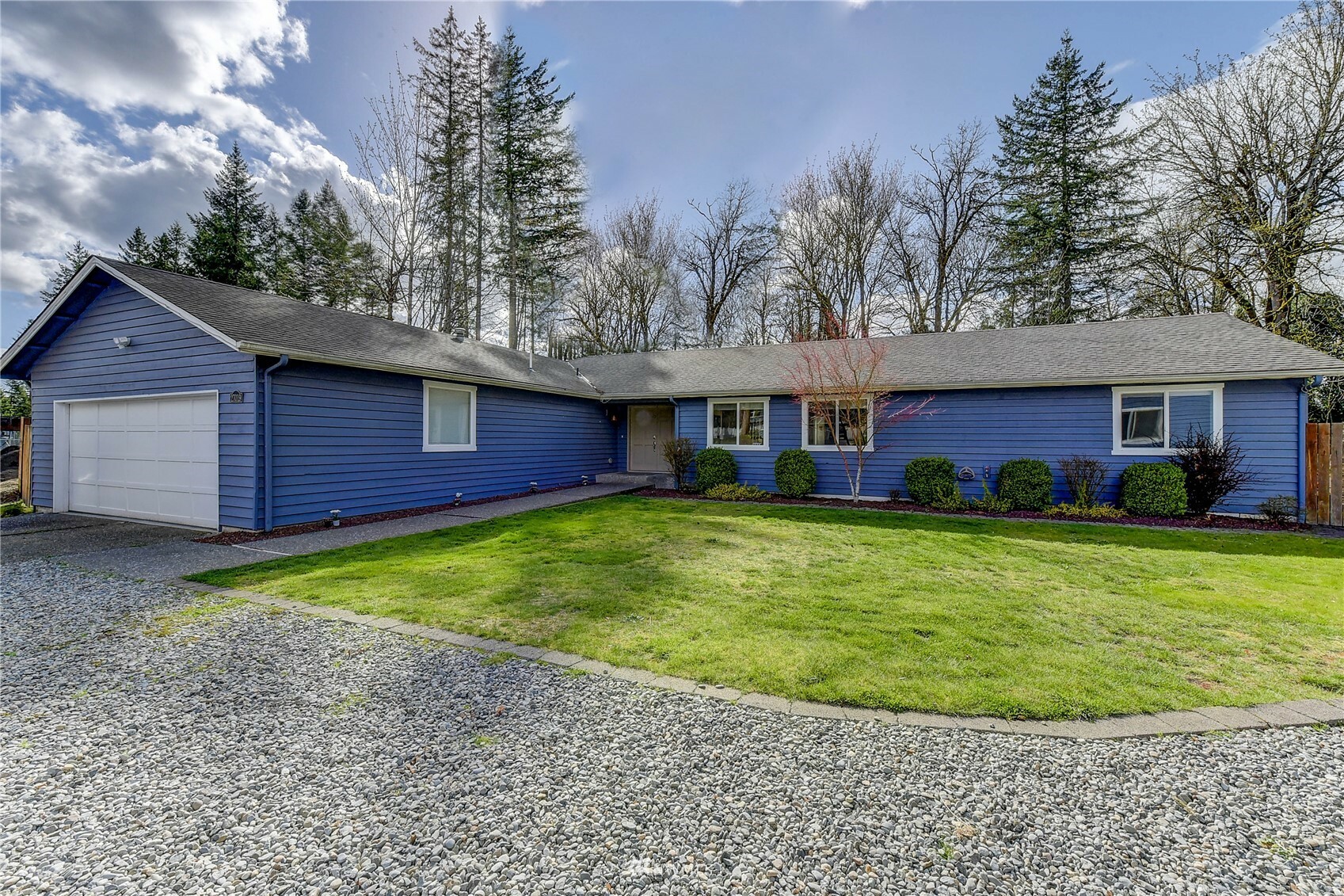 Property Photo: 27019 204th Avenue SE WA 98042