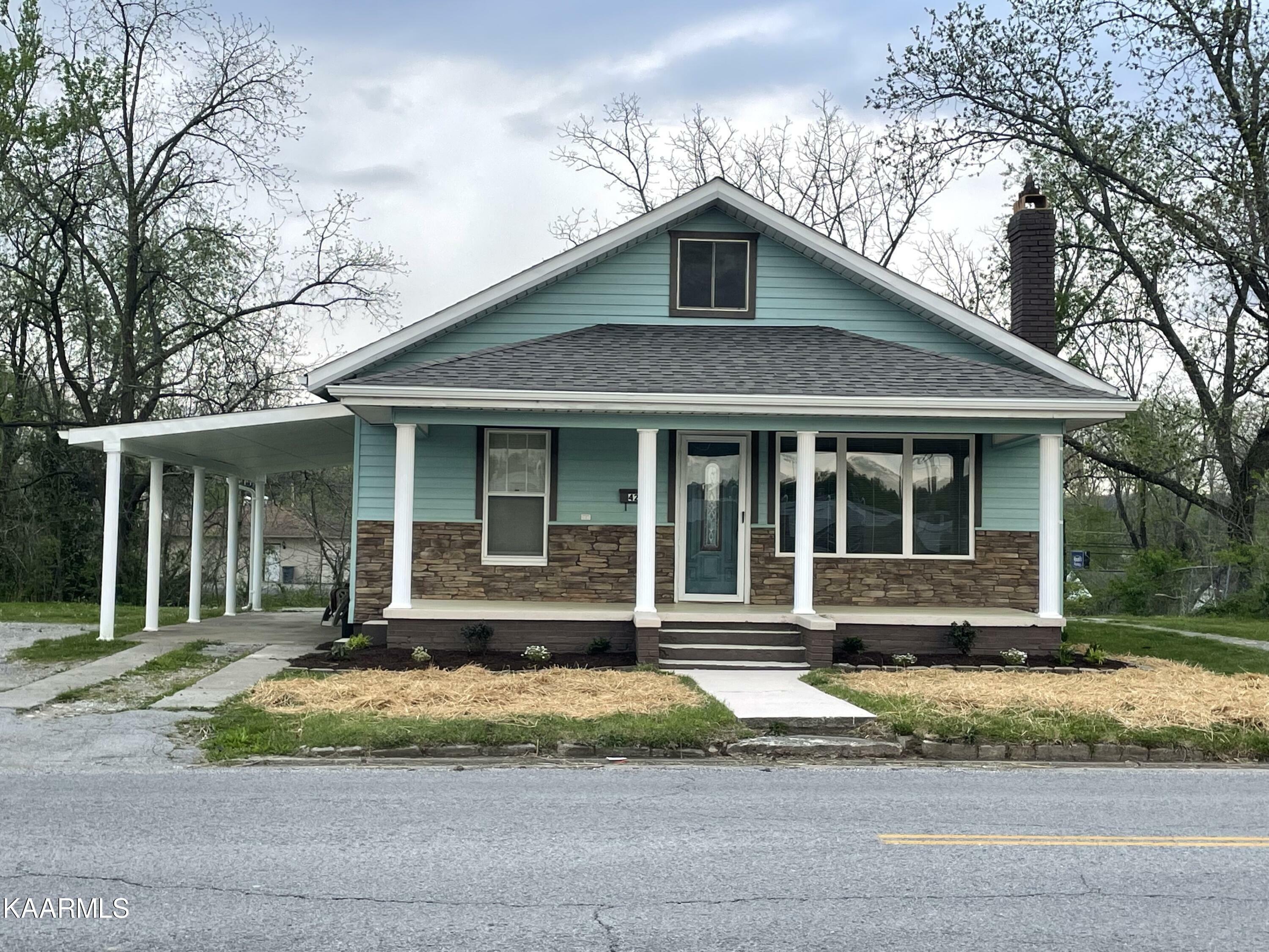 Property Photo:  423 N Main St  TN 37841 