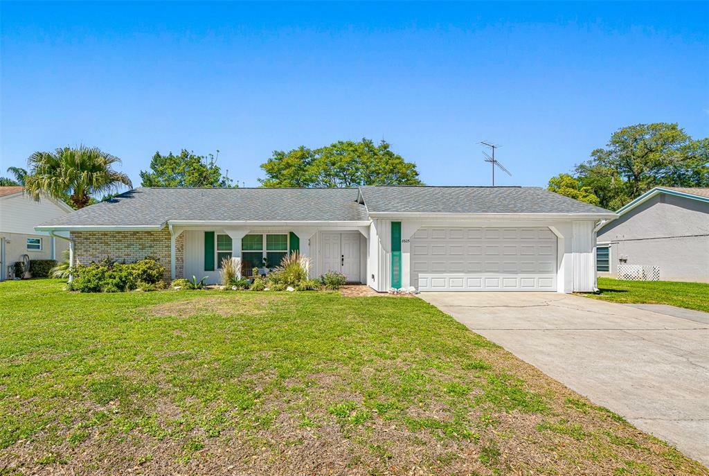 Property Photo:  8605 Arrowhead Drive  FL 34667 