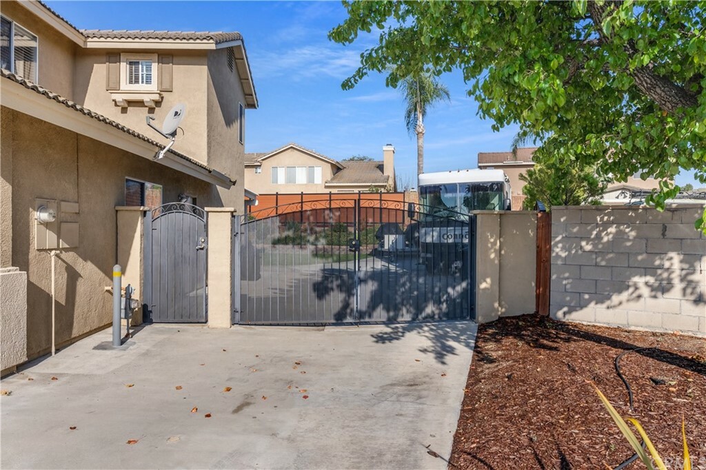 Property Photo:  2184 Cartwheel Circle  CA 92878 