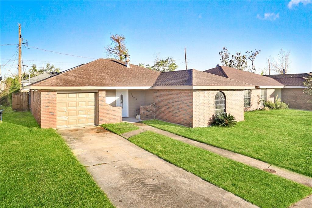 Property Photo: 2409 Williamsburg Drive LA 70068