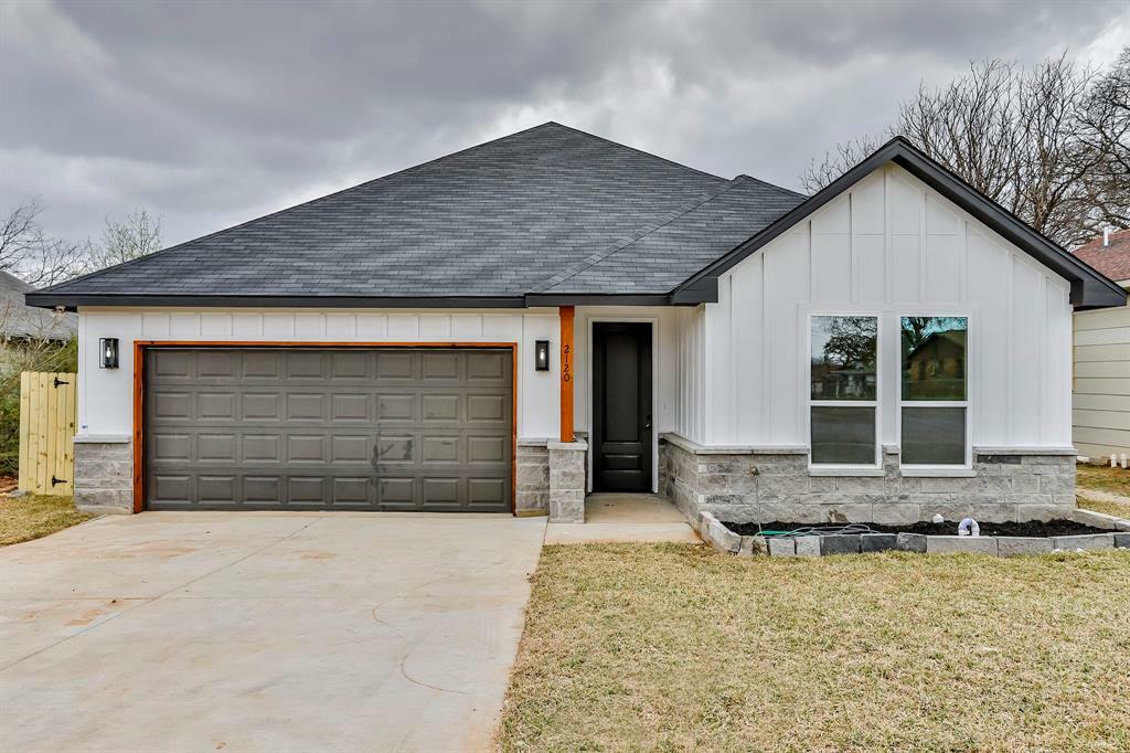 Property Photo: 2120 Amanda Avenue TX 76105
