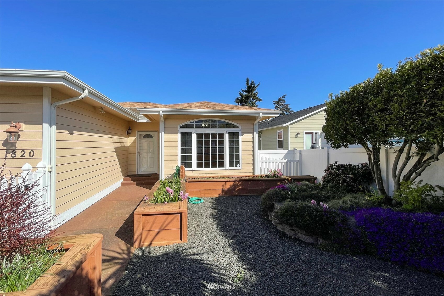 Property Photo:  1820 E 3rd Street  WA 98362 