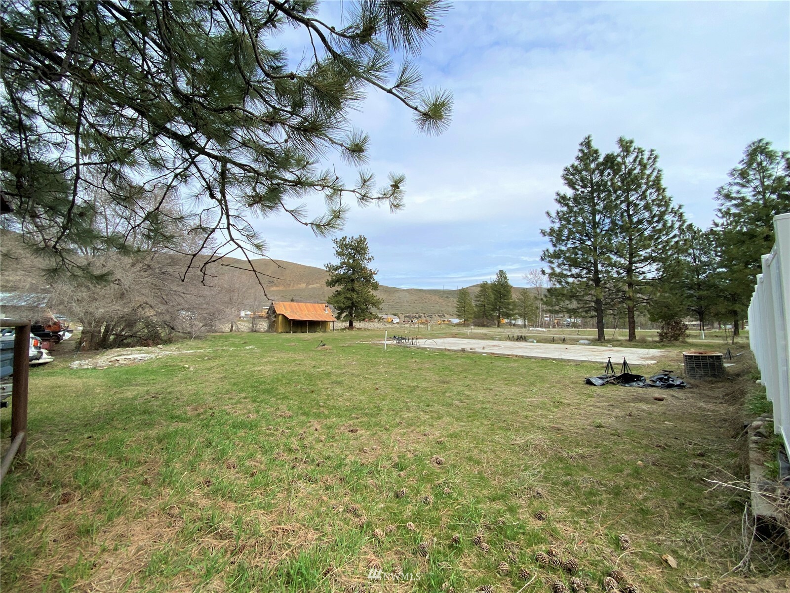 Property Photo:  110 Evergreen  WA 98856 