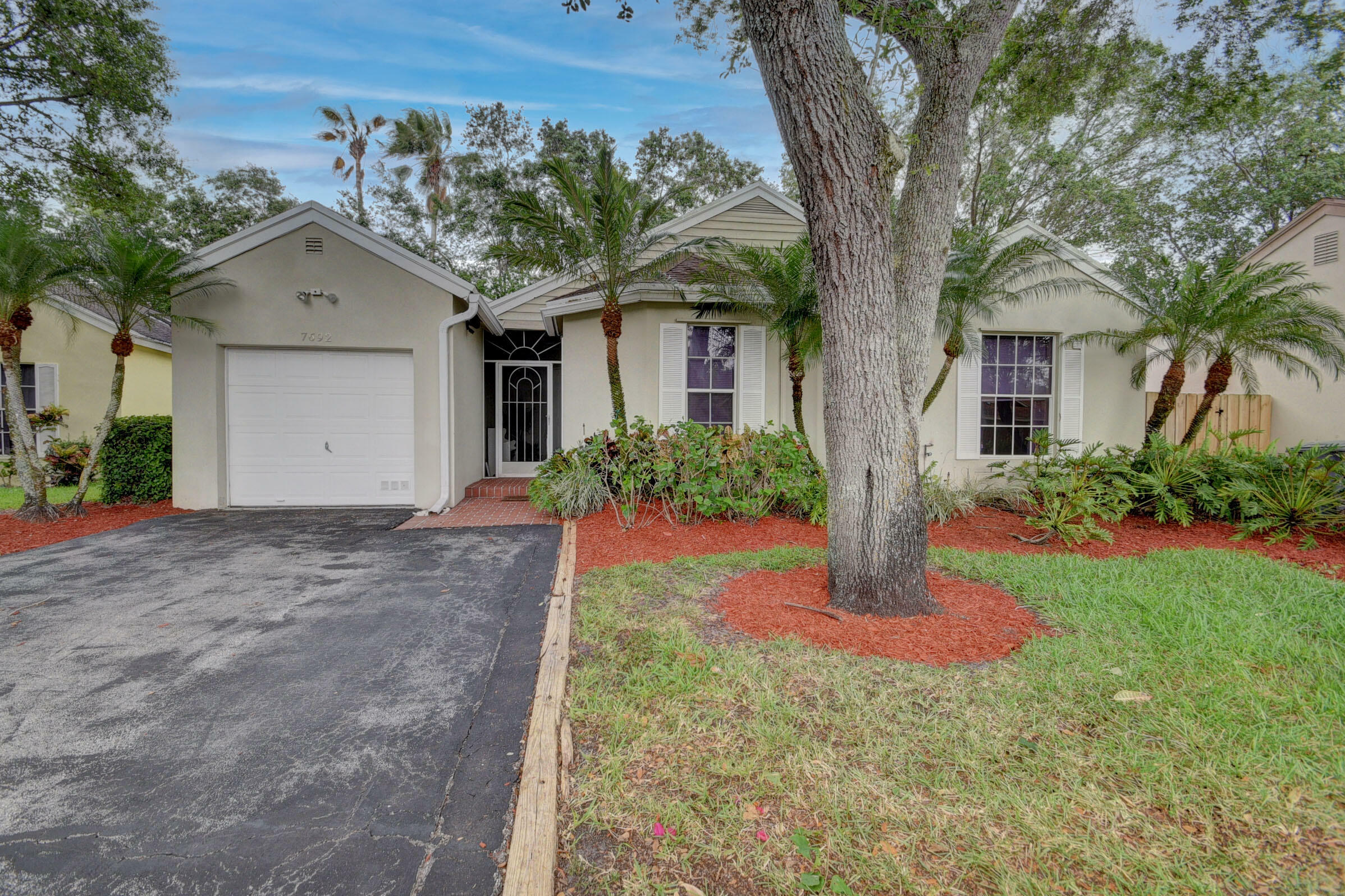 Property Photo: 7692 Kings Ride FL 33436