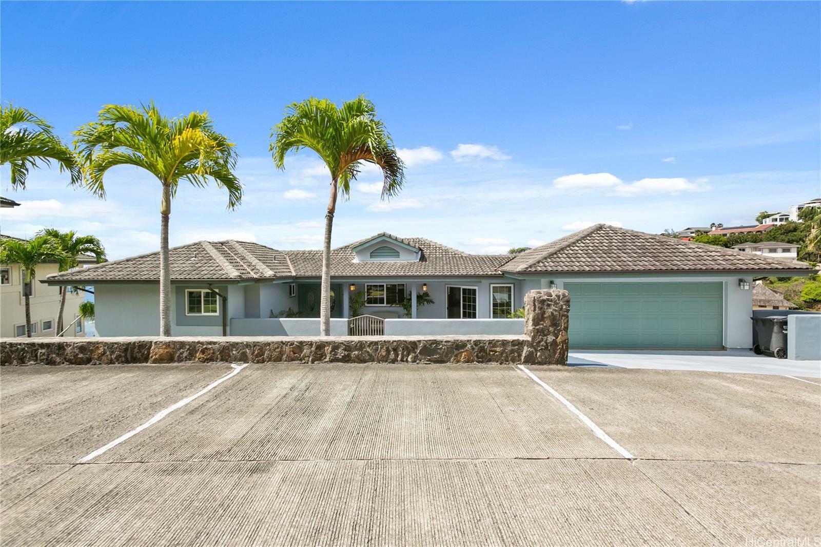 Property Photo:  5251 Kuaiwi Place  HI 96821 