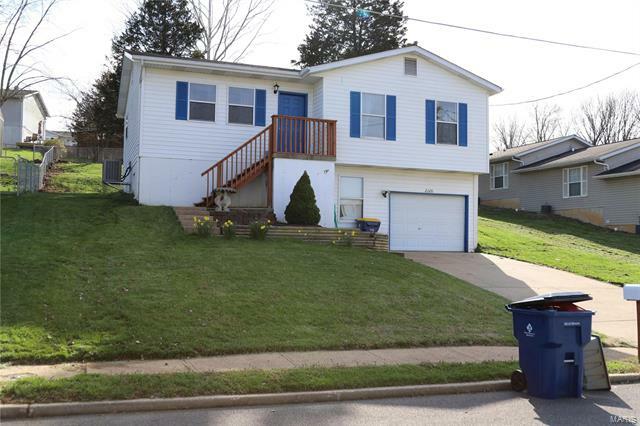 Property Photo: 2120 Meadow Brook Drive 63020