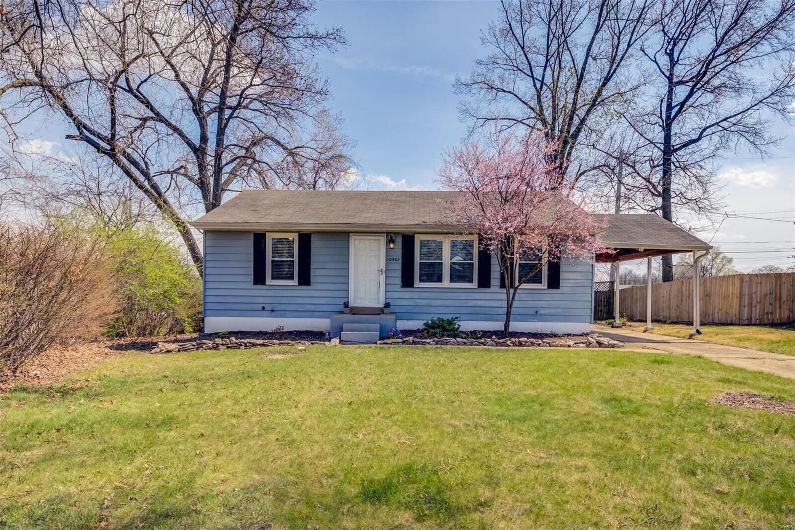 Property Photo:  10502 Kamping Lane  MO 63123 