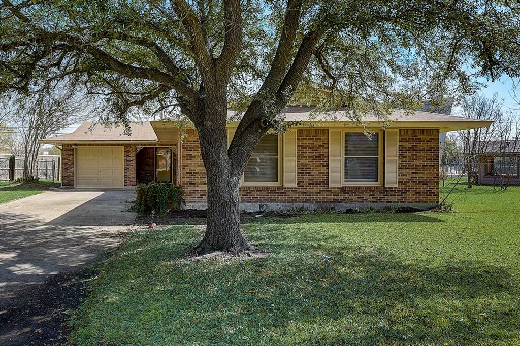 Property Photo:  1002 Sunset Drive  TX 75119 