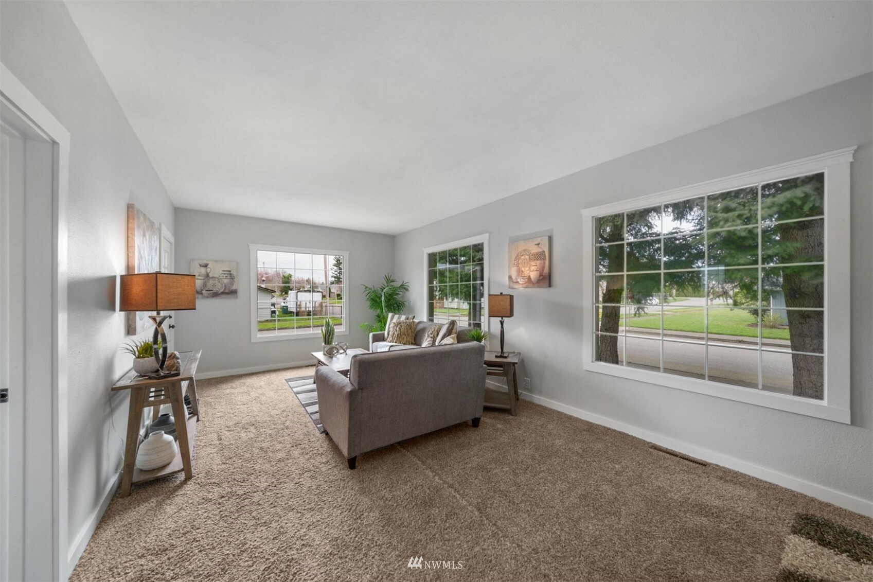 Property Photo: 1449 Davis Avenue WA 98022