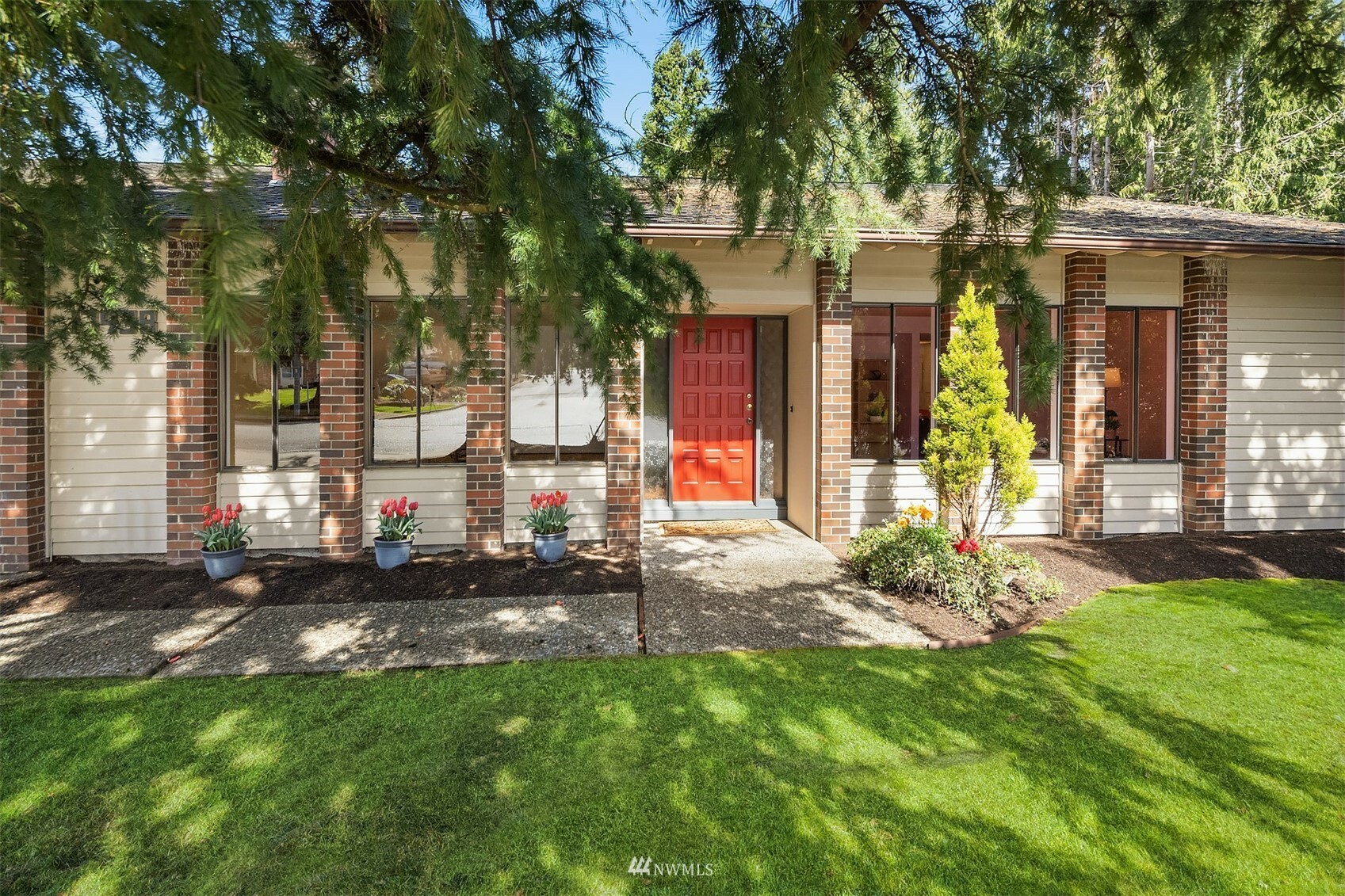 Property Photo: 17938 NE 13th Street WA 98008