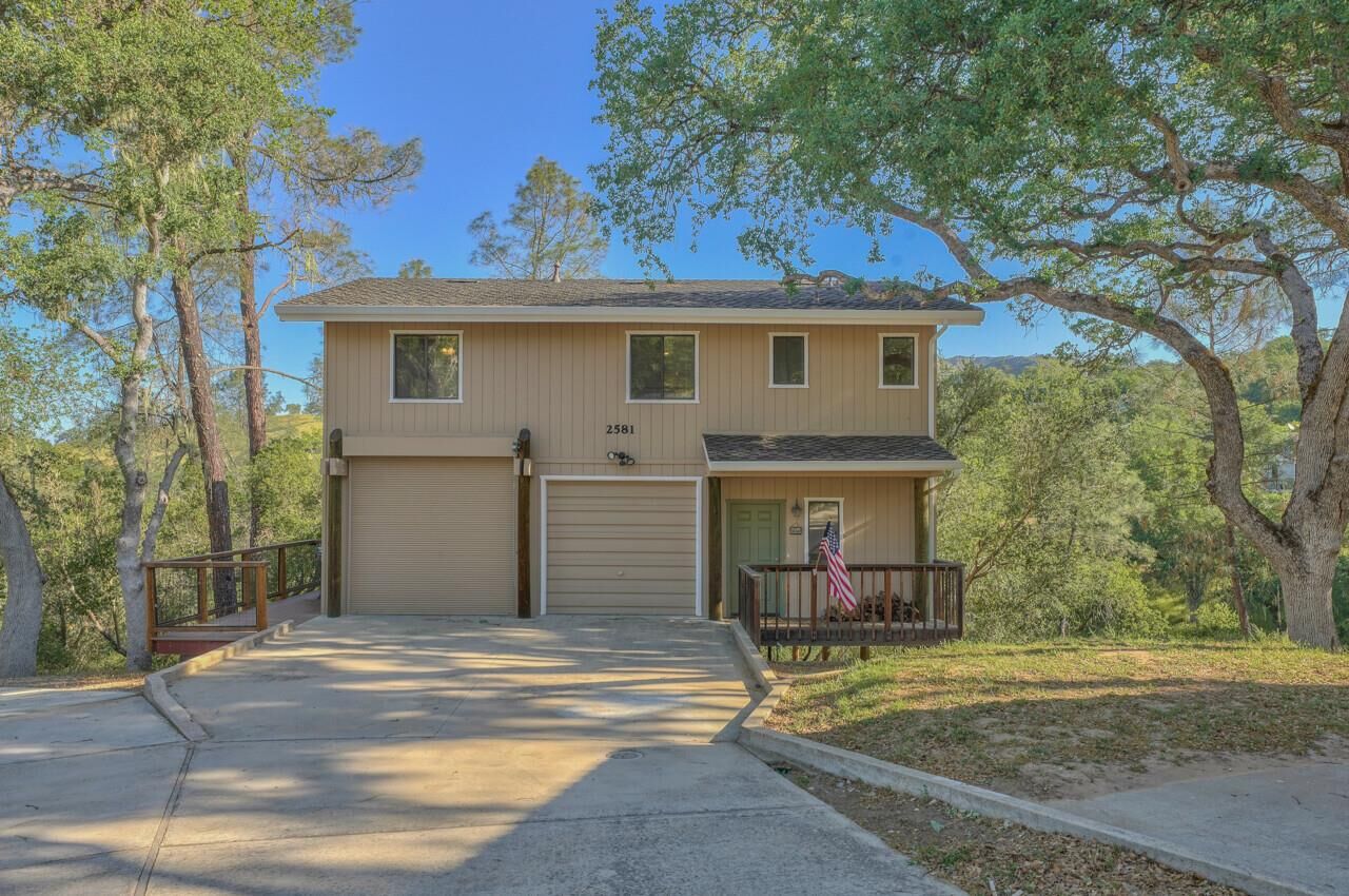 Property Photo:  2581 Oak Shores Drive  CA 93426