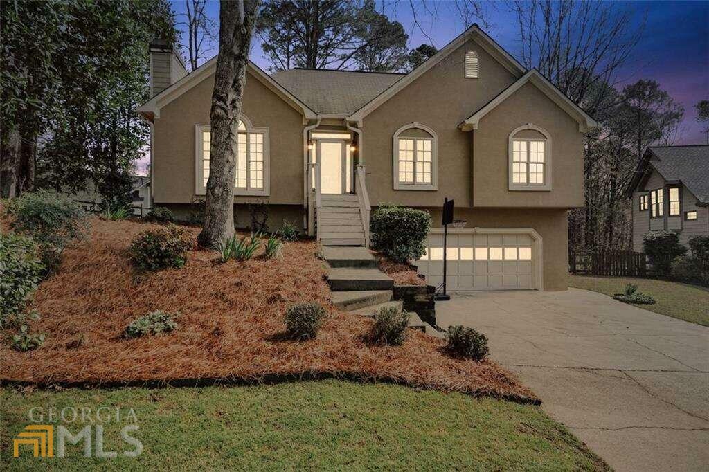 Property Photo: 3613 Broken Arrow Drive GA 30189