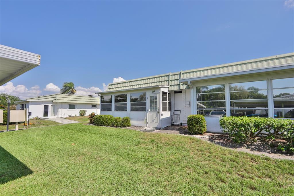 Property Photo:  302 Andover Place S 154  FL 33573 