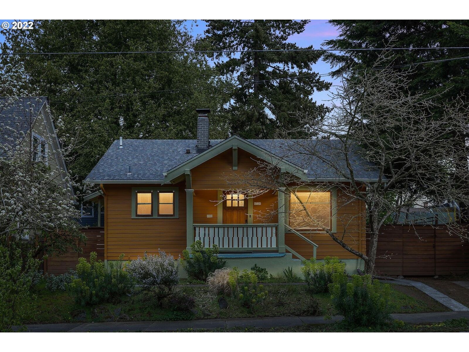 Property Photo:  6526 NE 17th Ave  OR 97211 