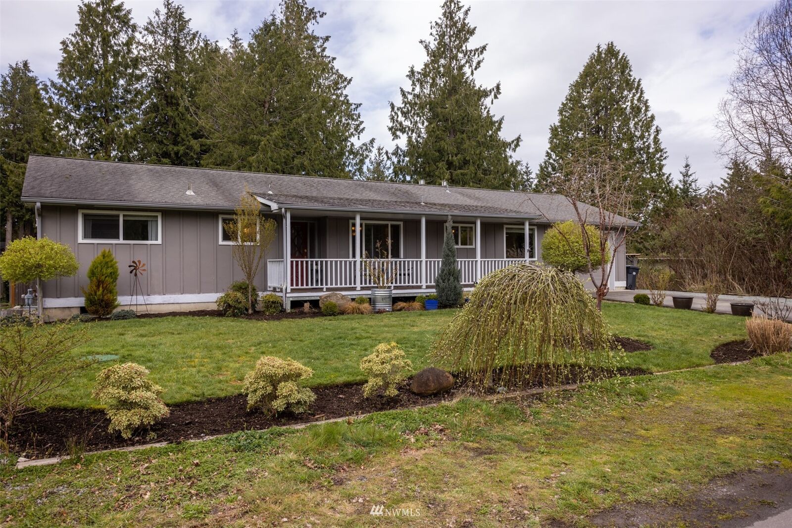 Property Photo: 811 Elliott Place WA 98273