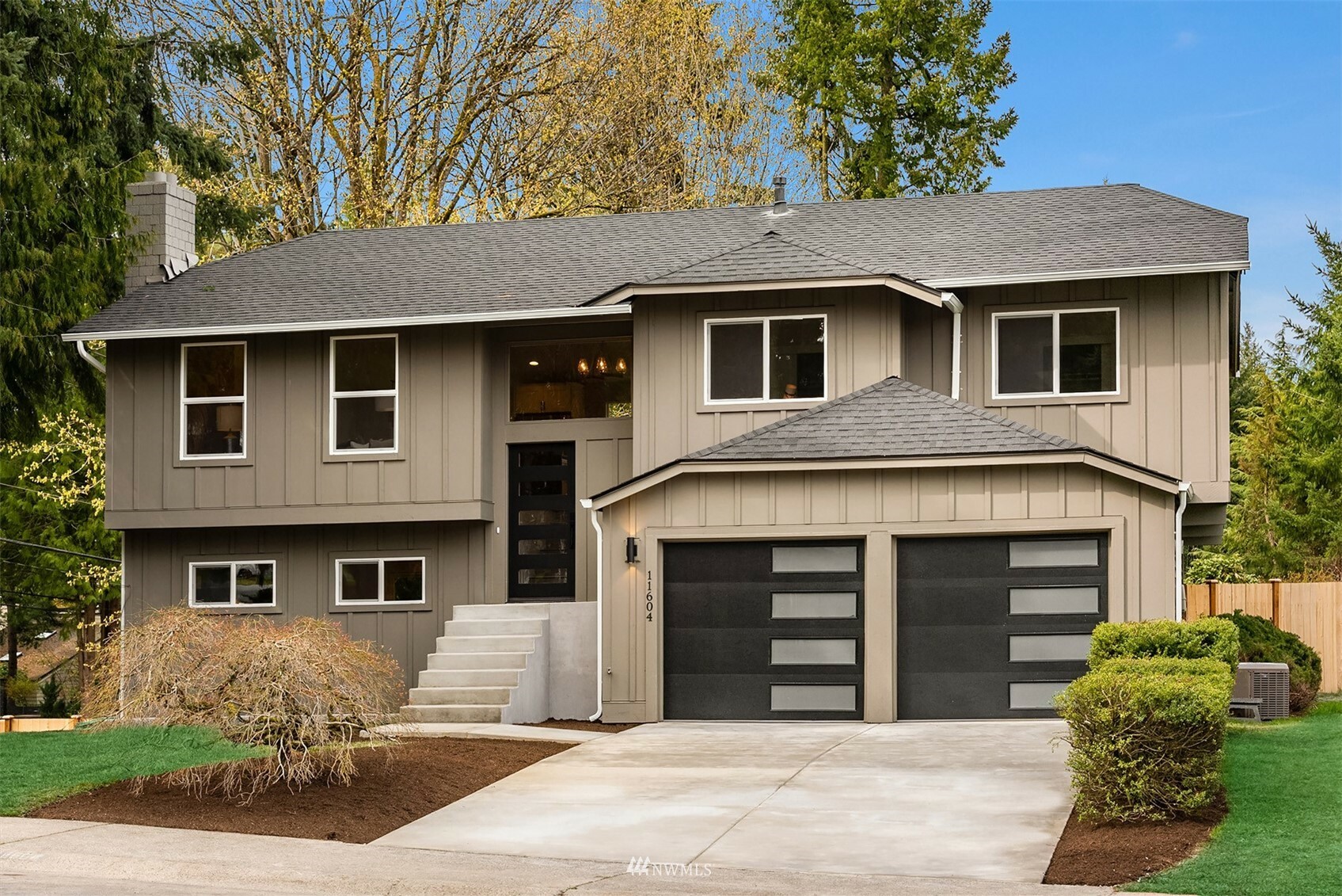 Property Photo: 11604 NE 102nd Place WA 98033