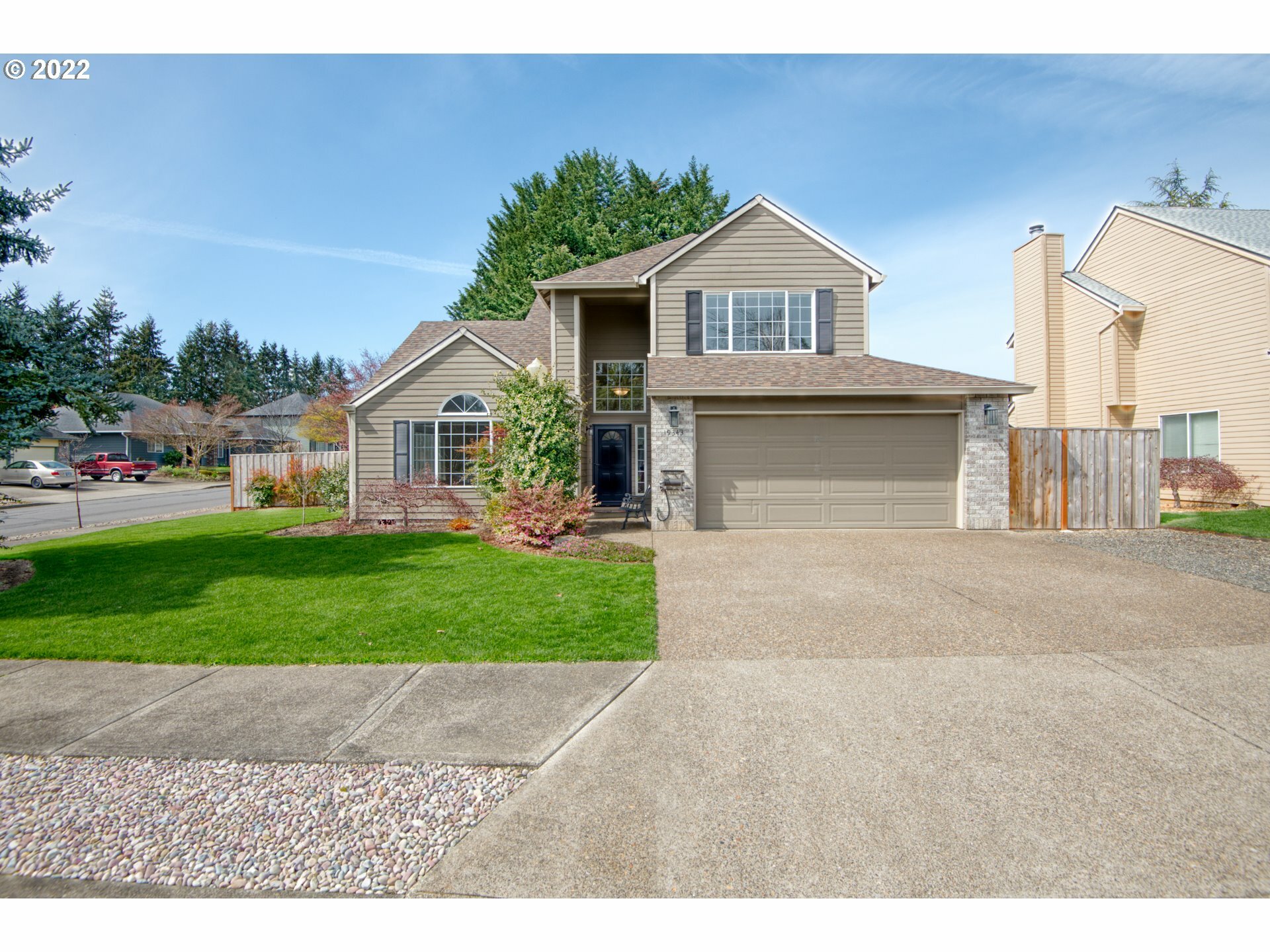 Property Photo: 19343 Spring Valley Dr OR 97045