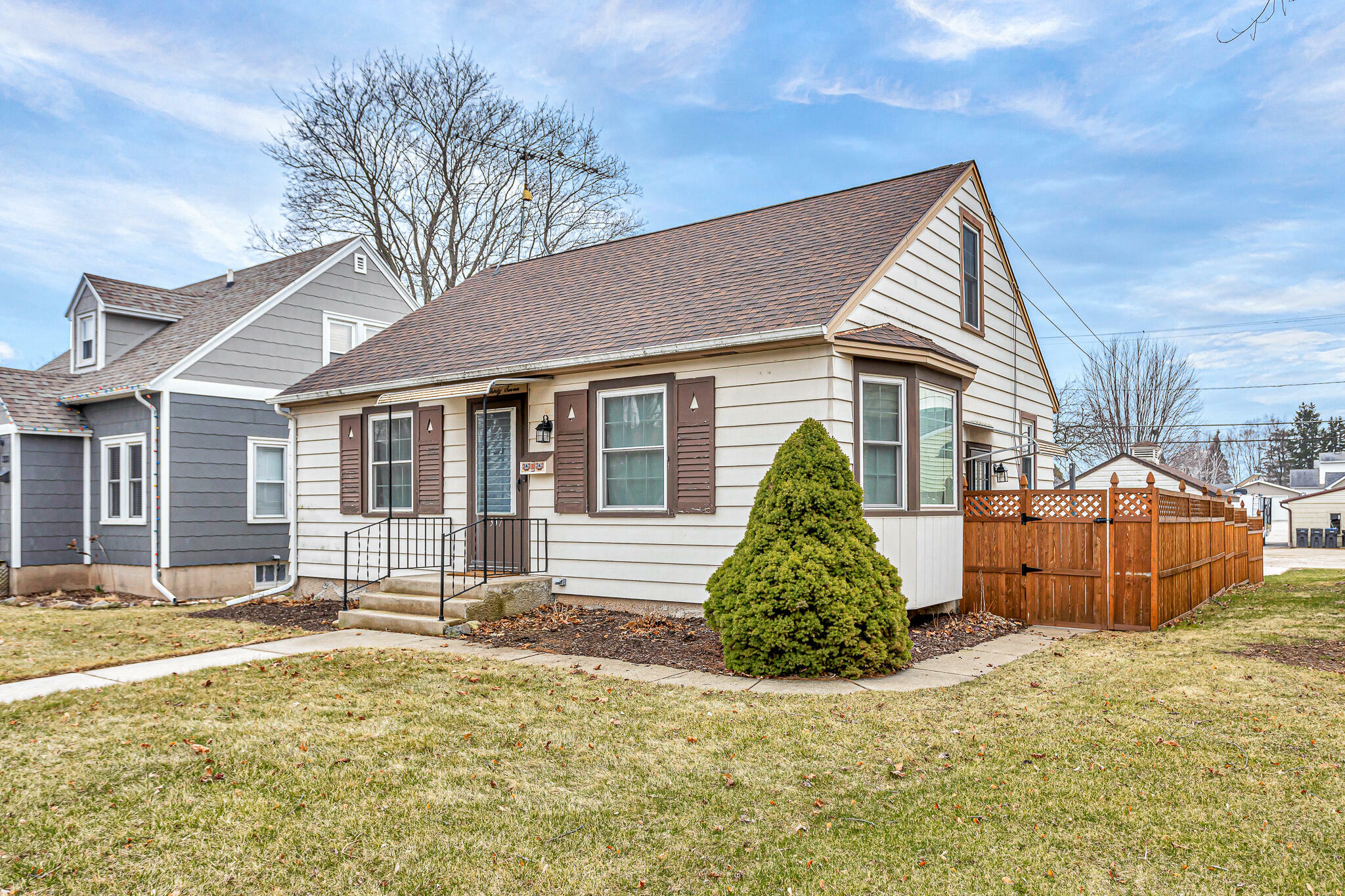 Property Photo: 337 Prospect Ave WI 53085
