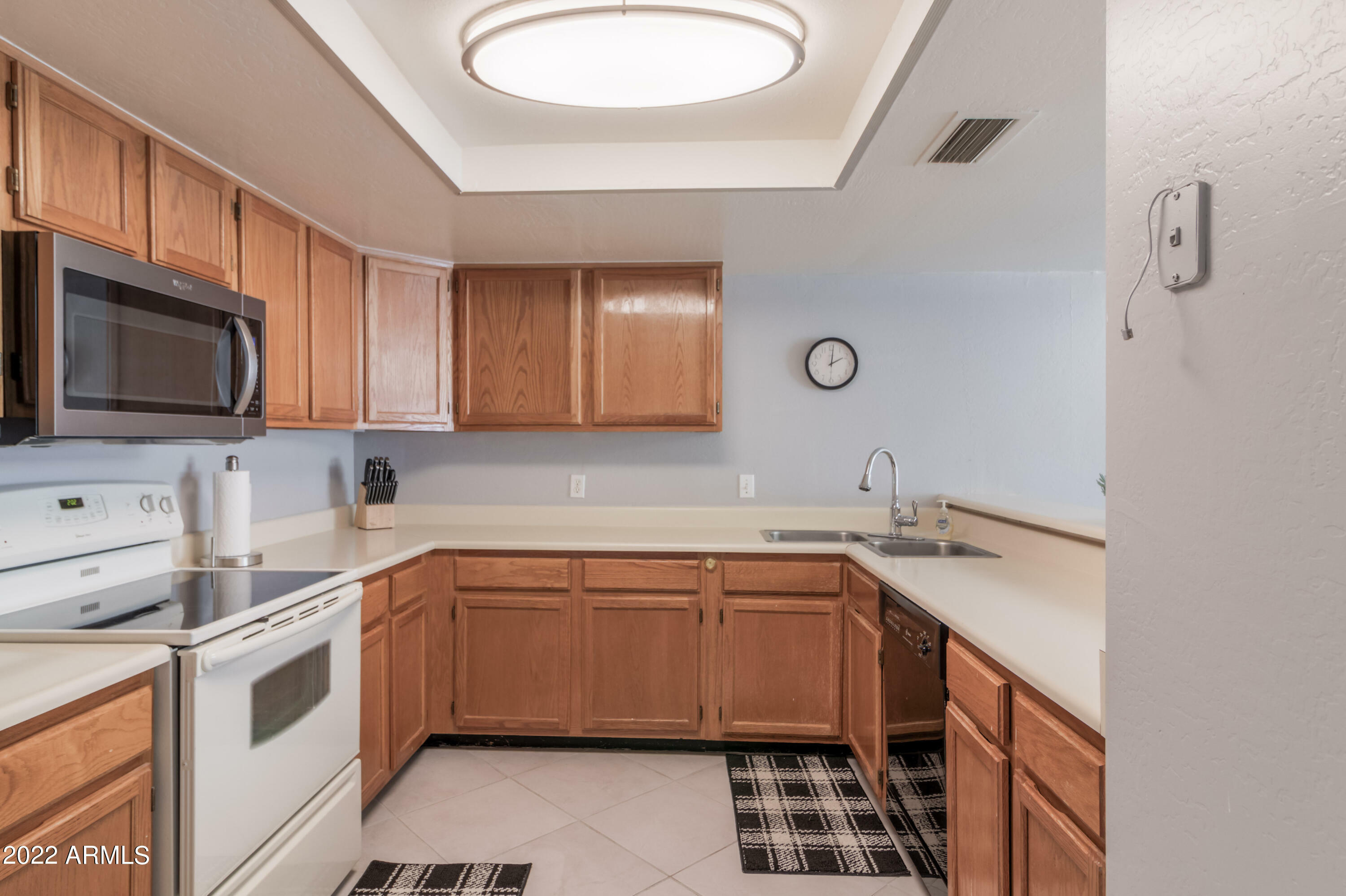 Property Photo: 2019 W Lemon Tree Place 1135 AZ 85224