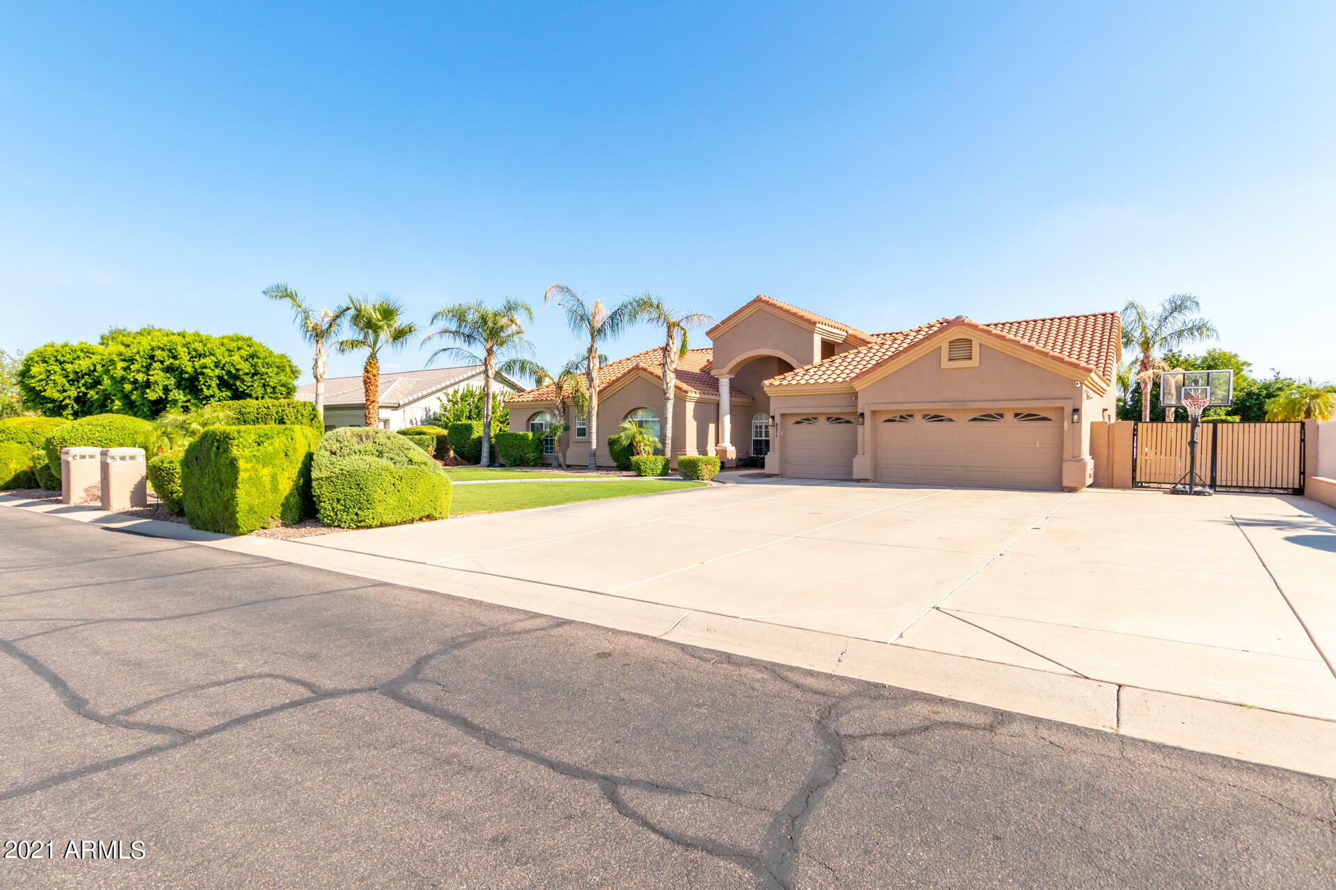 Property Photo:  8511 W Donald Drive  AZ 85383 