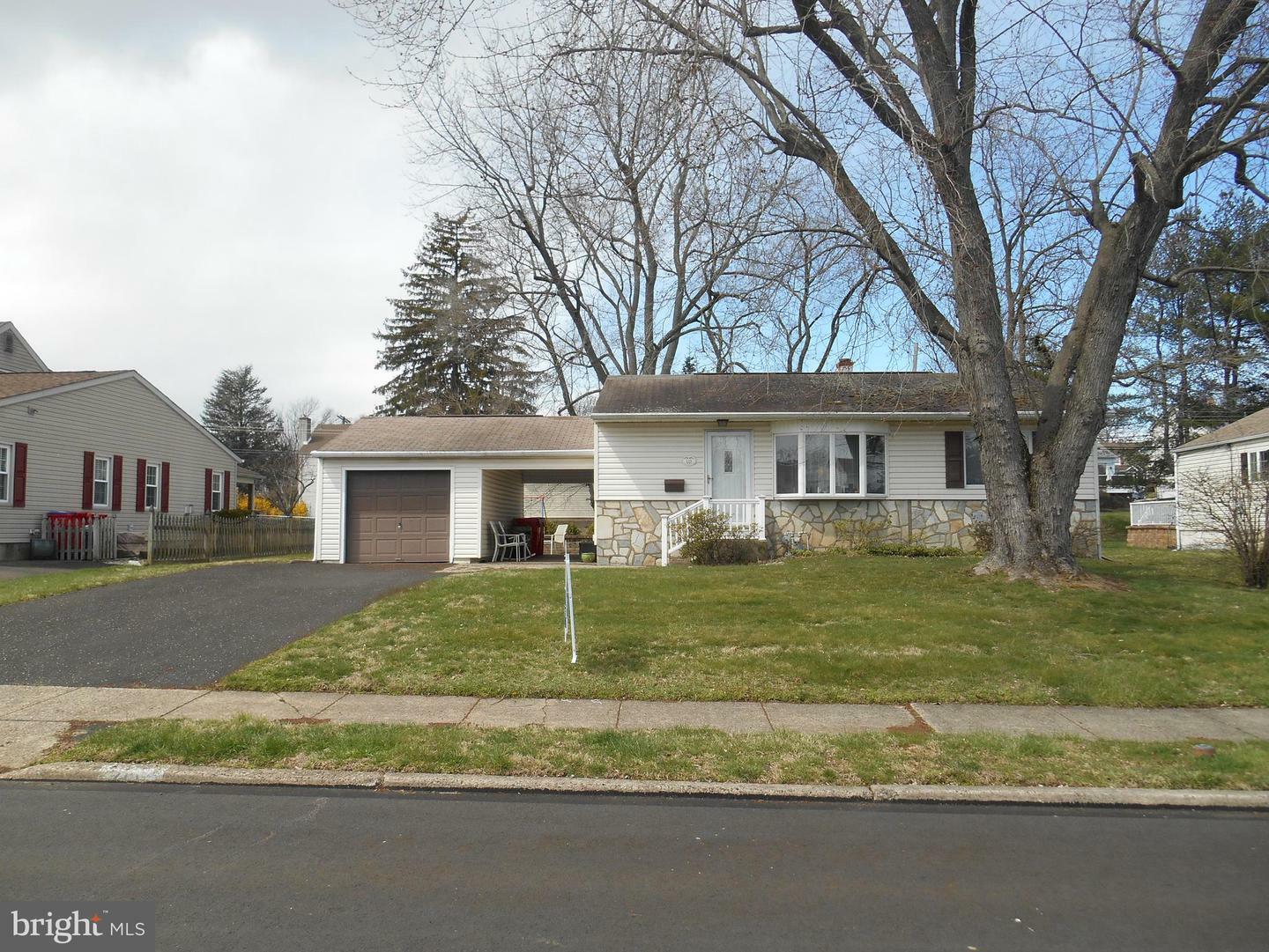 Property Photo:  216 Wellington Drive  PA 18974 