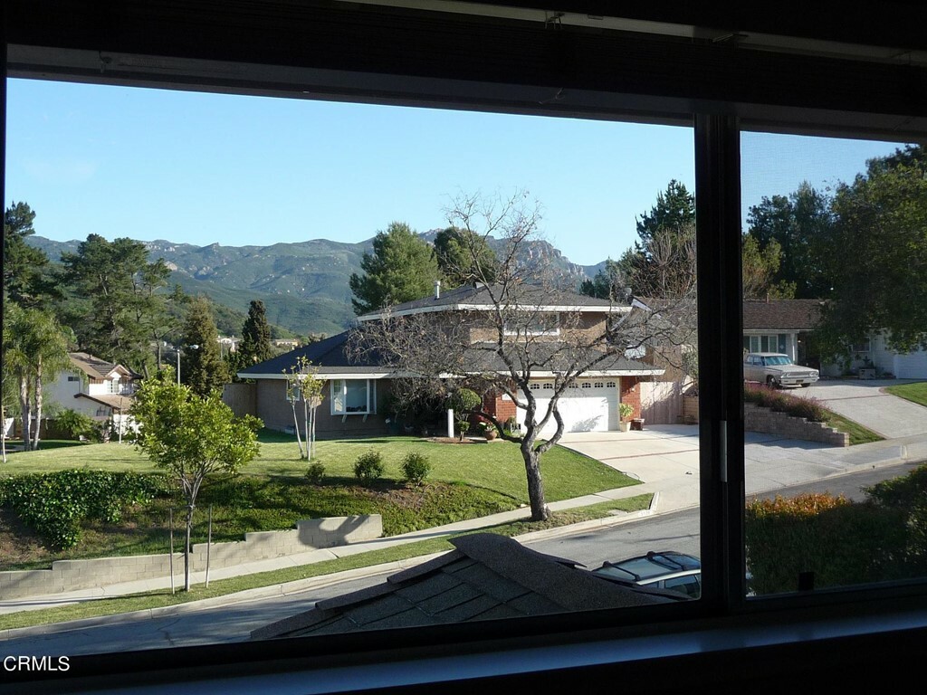 Property Photo:  3883 Crownhaven Court  CA 91320 