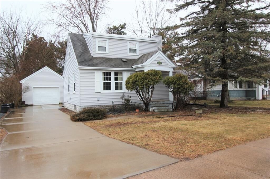 Property Photo: 2209 Crescent Avenue WI 54703