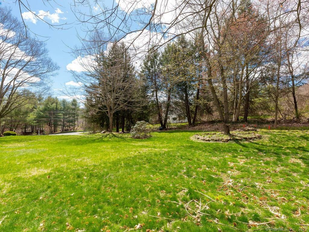 Property Photo:  125 Old Farms Road  CT 06001 