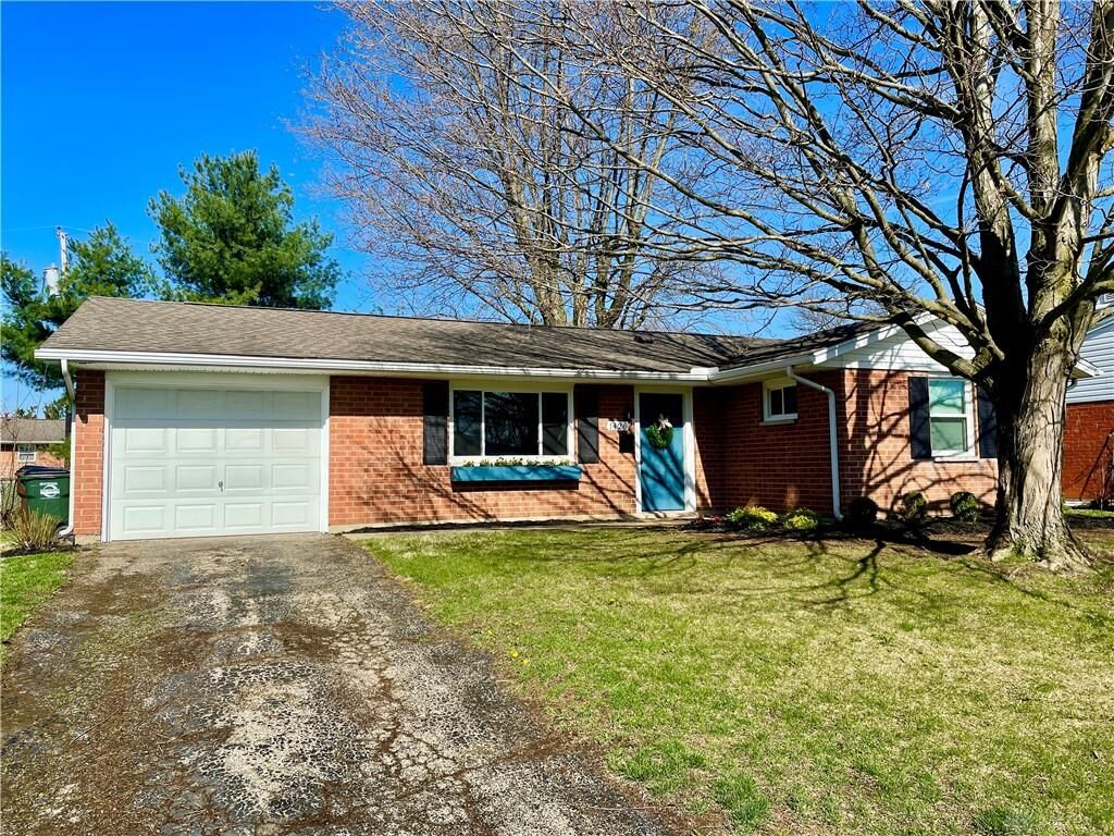 Property Photo: 1426 Oshaughnesy Drive OH 45385