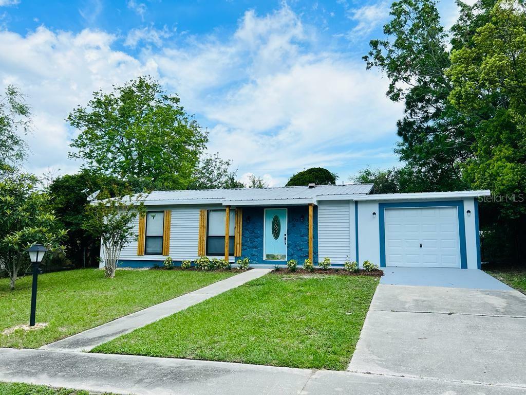 Property Photo:  700 S Wellington Drive  FL 32725 