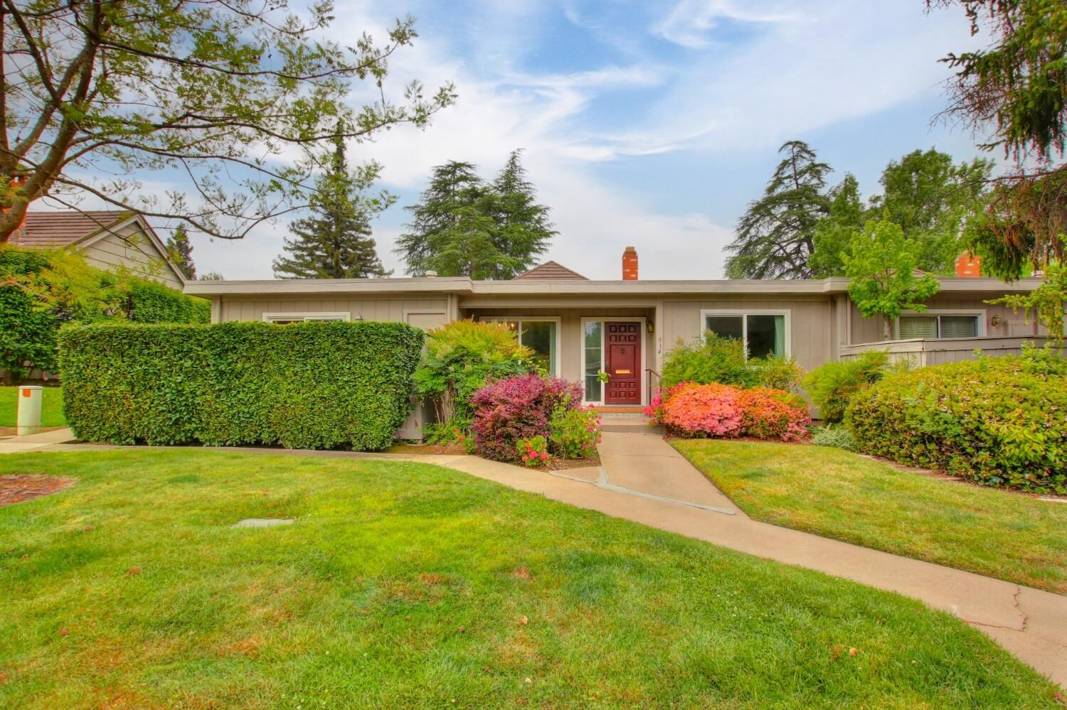 Property Photo: 914 Commons Drive CA 95825