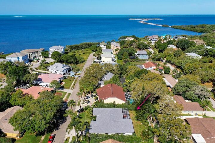Property Photo:  1706 Sunkissed Drive  FL 34689 