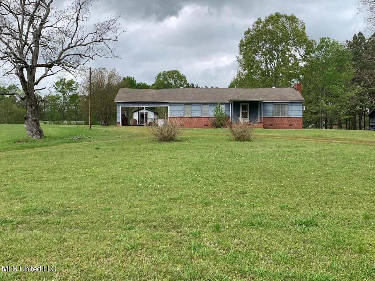 Property Photo: 4076 Tank Road MS 39170
