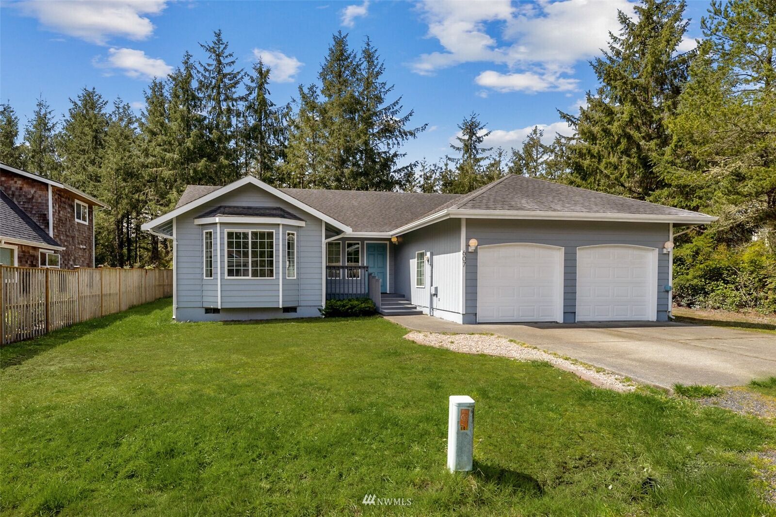 Property Photo: 607 Woodland Loop NE WA 98569