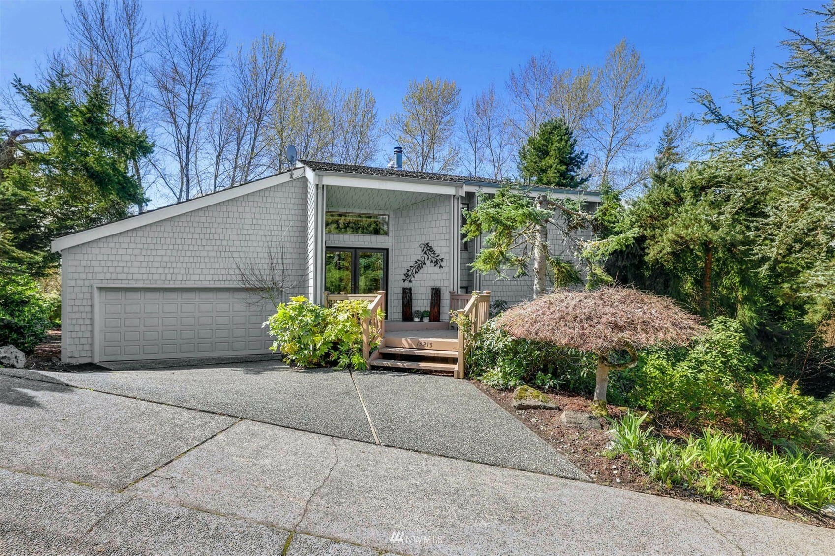 Property Photo:  13215 SE 49th Street  WA 98006 