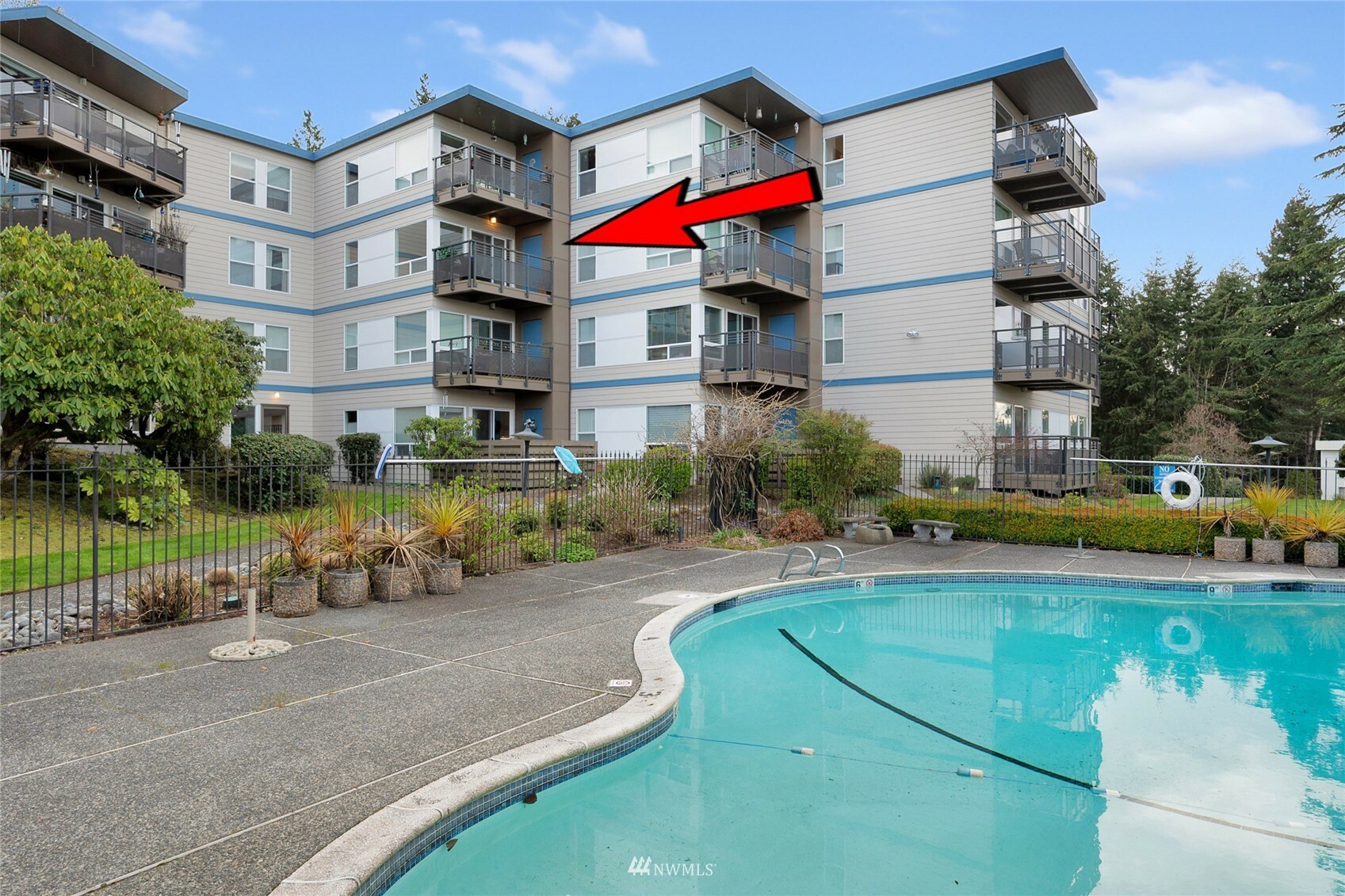 Property Photo:  550 Elm Way 303  WA 98020 