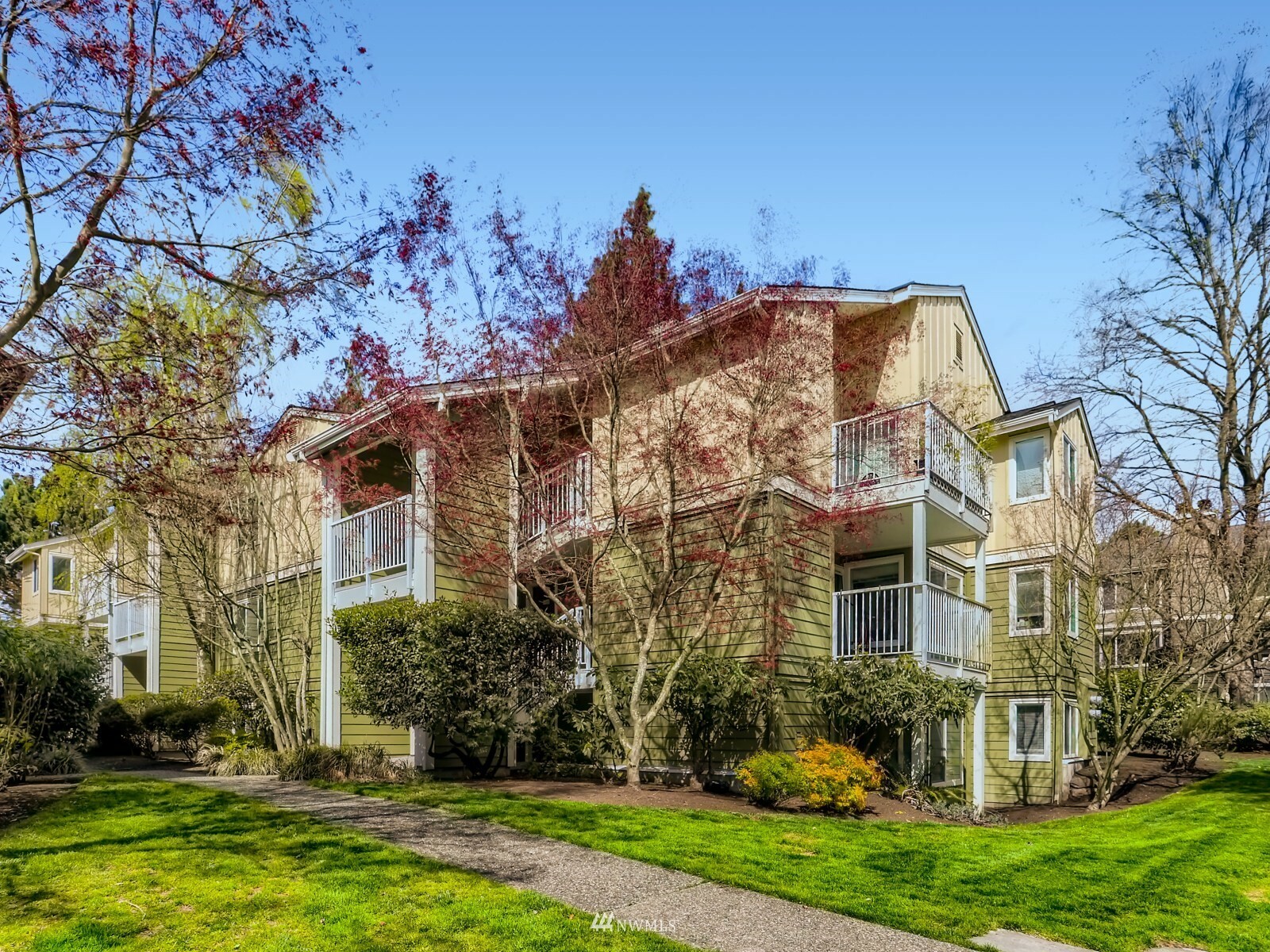 Property Photo: 300 N 130th Street 8301 WA 98133