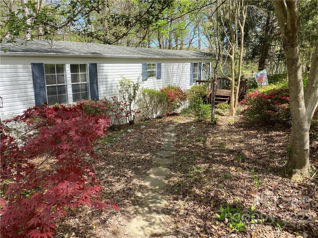 Property Photo: 4757 Mountain View Lane NC 28650