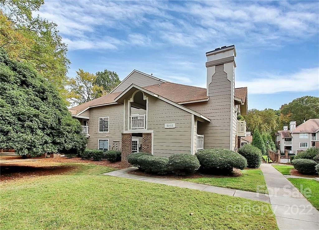 Property Photo:  5003 Sharon Road N  NC 28210 