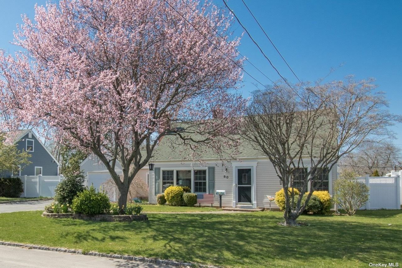 Property Photo:  80 Cedar Street  NY 11757 